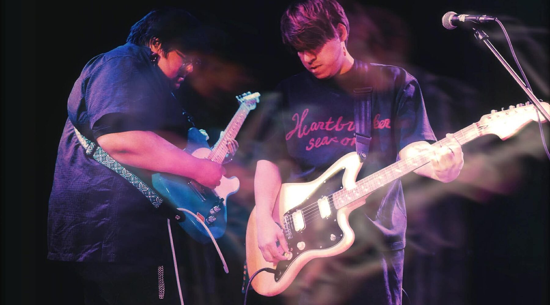 Guitars locked in, mid-set